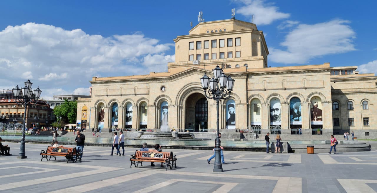 sights.historyMuseum.title